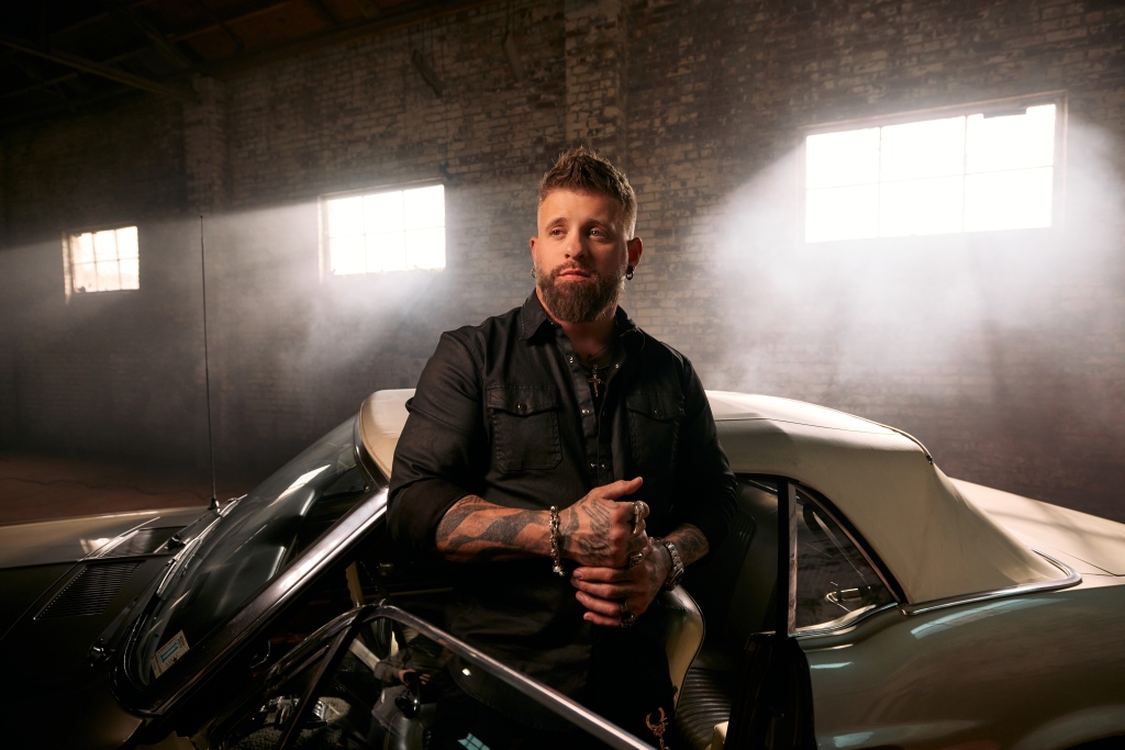 Brantley Gilbert kondigt persoonlijk album Sins Of The Father aan