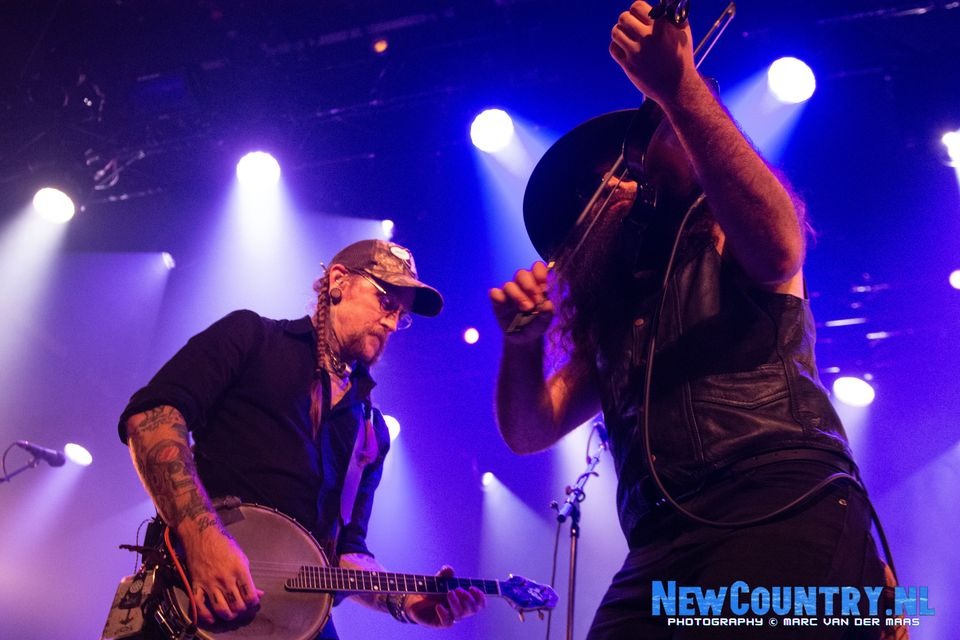 the devil makes three - Melkweg