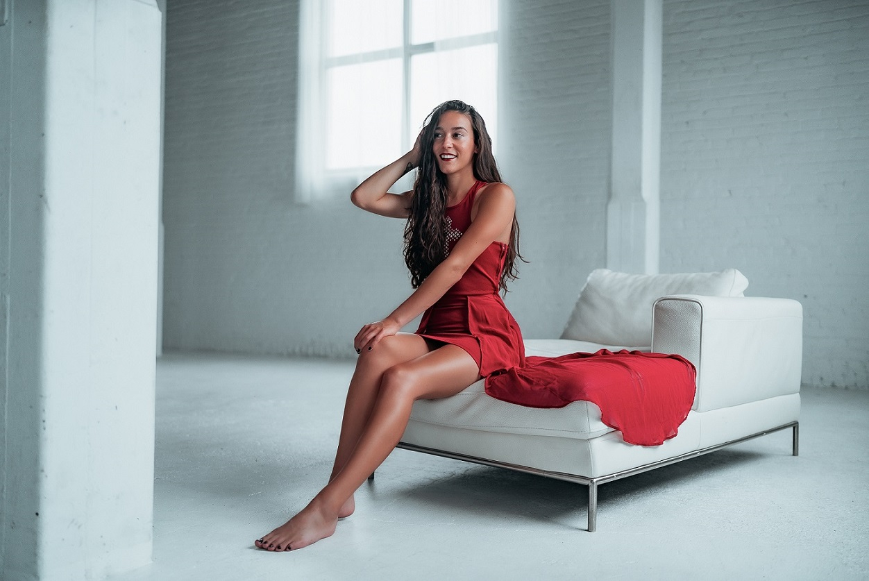 Leanne Pearson met de video voor "Miles Away"