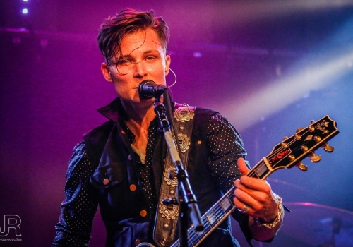 Frankie Ballard speelt de Sugar Factory volledig plat