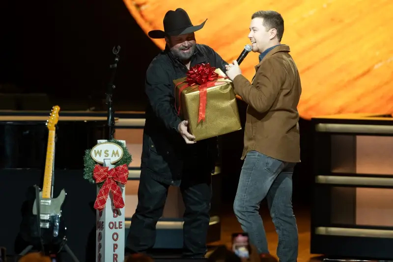 Scotty McCreery wordt het nieuwste lid van de Opry