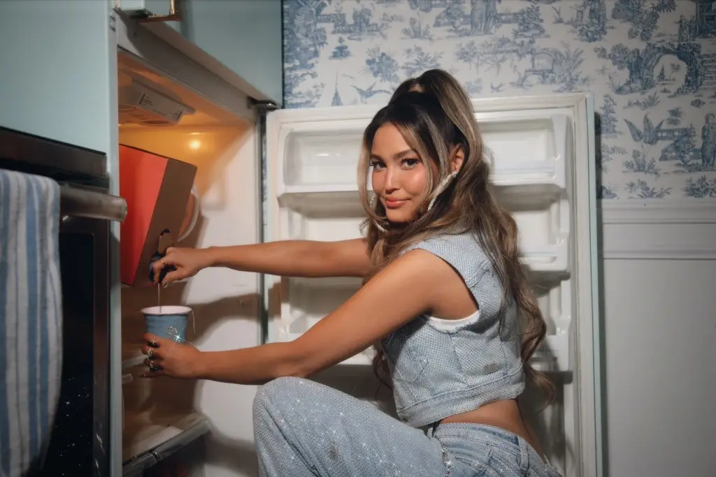 Alison Nichols lanceert nieuwe single &ldquo;Box Wine Problems&rdquo;