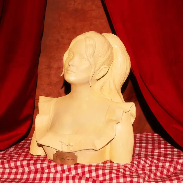 Hailey Whitters schittert met persoonlijk en sprankelend 'Corn Queen'