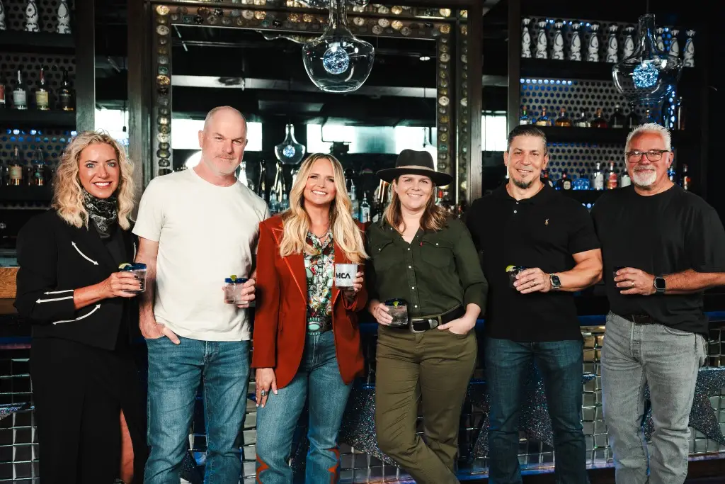 Miranda Lambert met MCA; foto Tyler Conrad