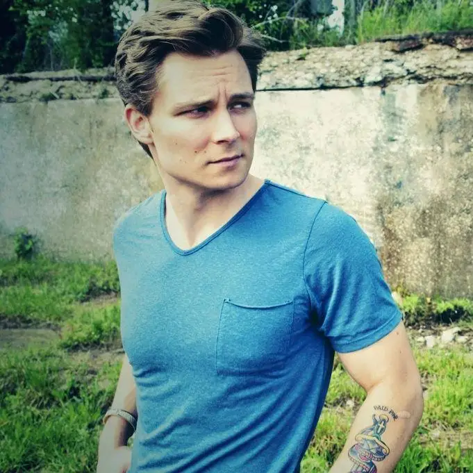 Frankie Ballard
