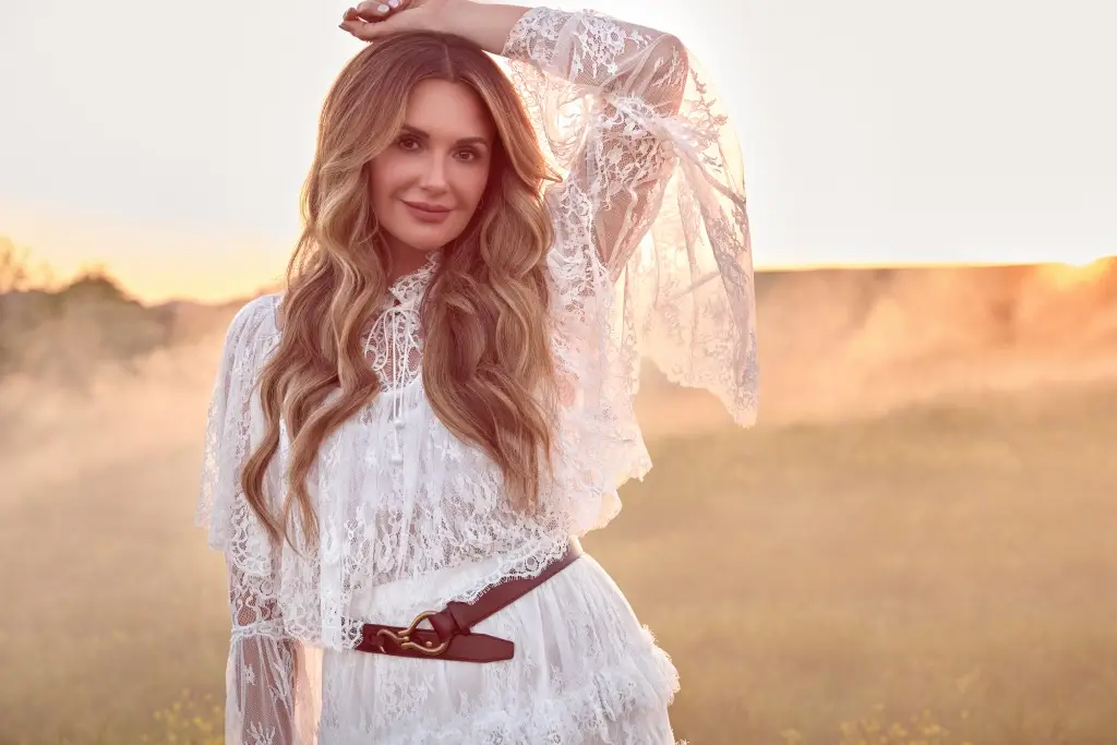 Carly Pearce keert terug naar haar bluegrass roots met nieuwe single
