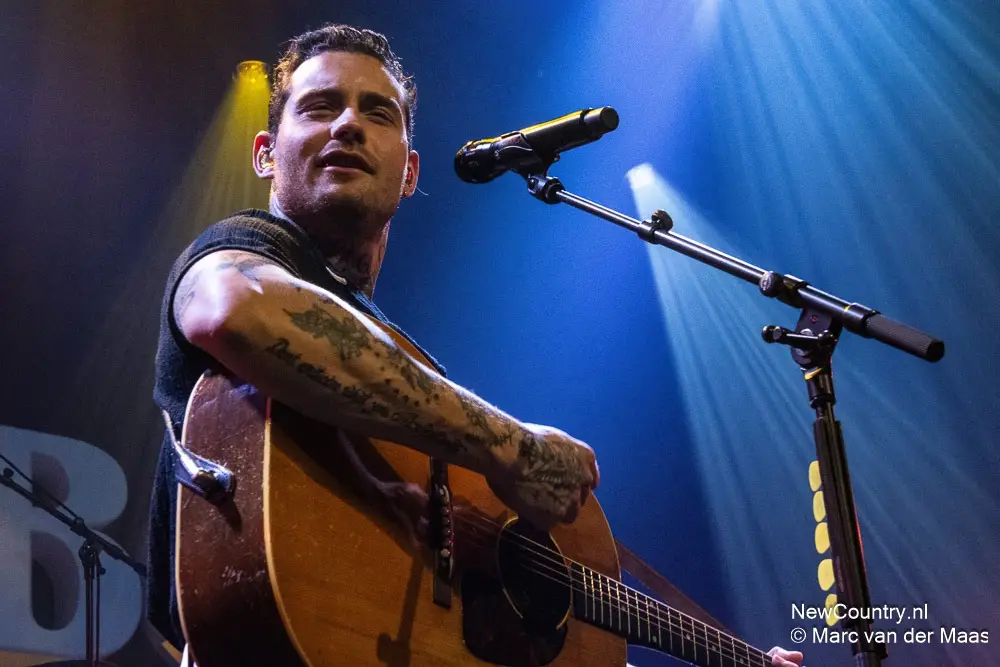 Douwe Bob speelt Note To Self 